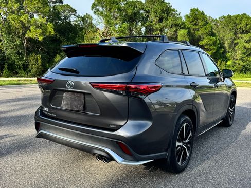 Used 2021 Toyota Highlander XSE FWD image 9