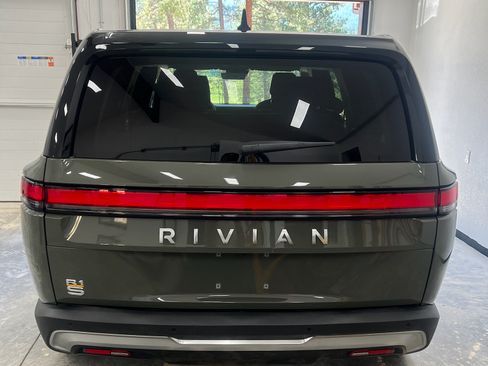 Used 2024 Rivian R1S Launch Edition AWD/4WD image 15