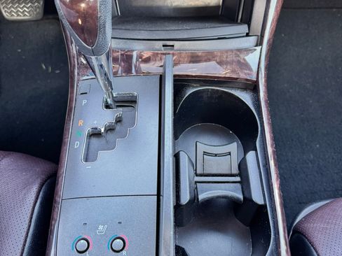 Used 2011 Toyota Avalon Limited image 16