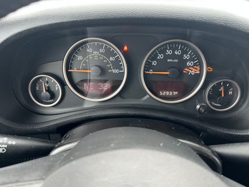 Used 2016 Jeep Wrangler Unlimited Sahara image 11