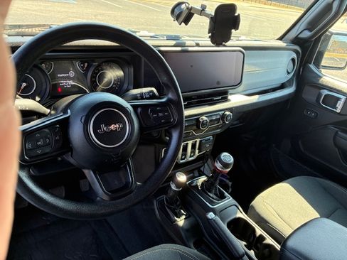 Used 2025 Jeep Wrangler Sport image 6