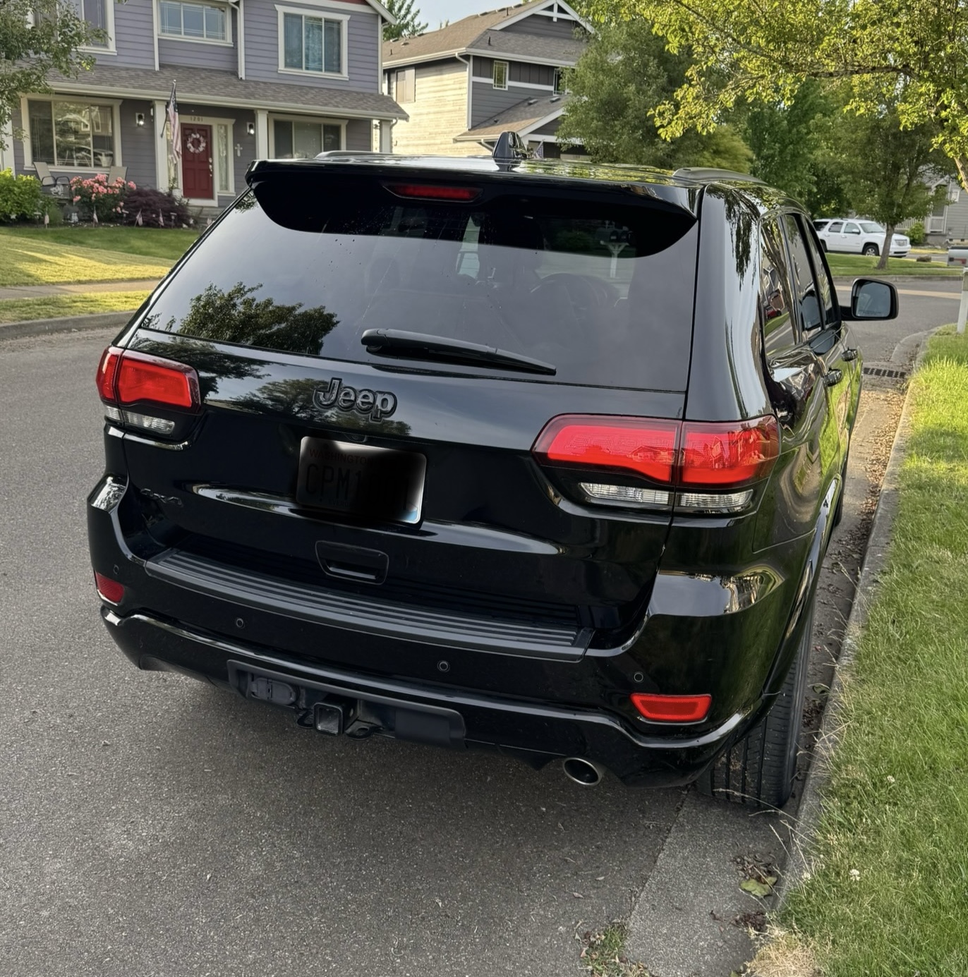 Used 2019 Jeep Grand Cherokee Altitude AWD/4WD image 5