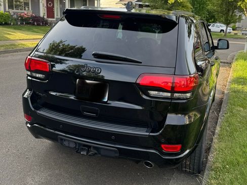 Used 2019 Jeep Grand Cherokee Altitude AWD/4WD image 5