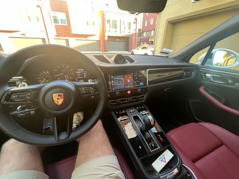 Used 2023 Porsche Macan AWD/4WD image 6