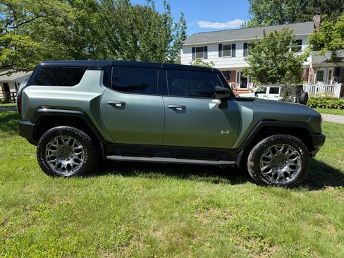 Used 2024 GMC Hummer EV 3X AWD/4WD image 9