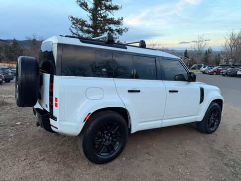 Used 2022 Land Rover Defender 110 S image 15