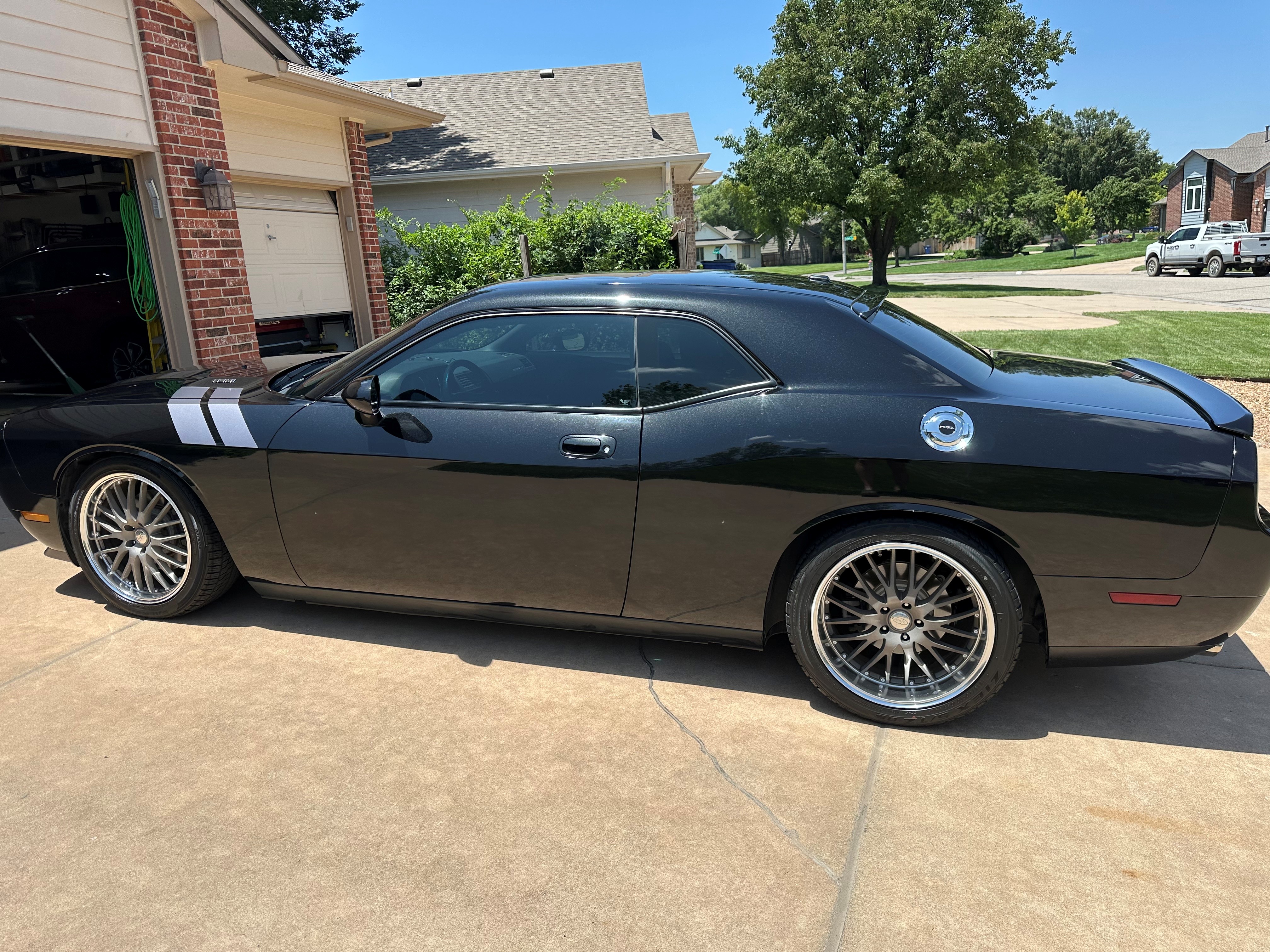 Used 2009 Dodge Challenger R/T RWD image 5