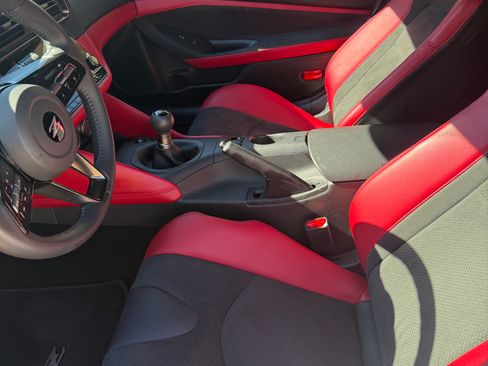 Used 2025 Nissan Z Performance w/ Floor Mat Package RWD image 14