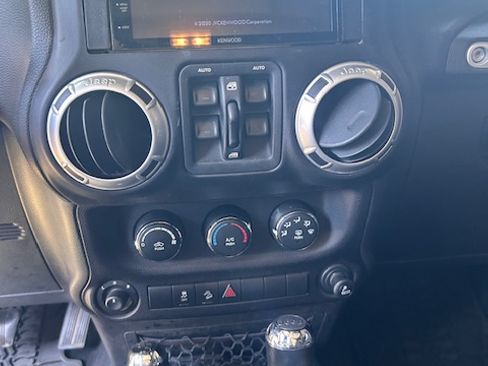 Used 2012 Jeep Wrangler Unlimited Sport AWD/4WD image 11