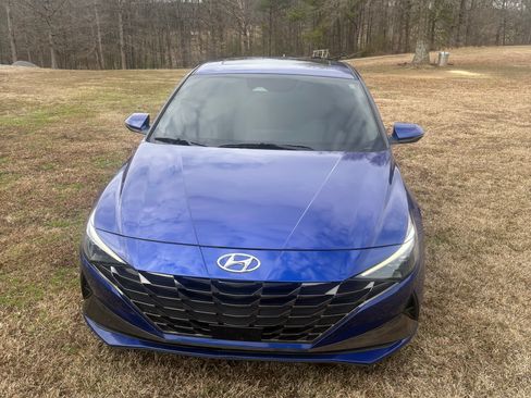 Used 2023 Hyundai Elantra Limited image 6
