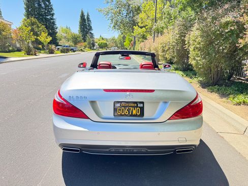 Used 2013 Mercedes-Benz SL 550 image 11