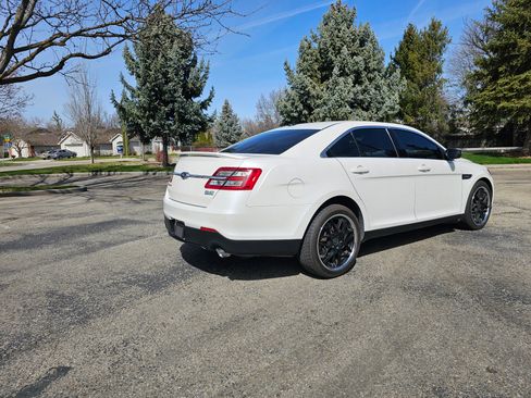 Used 2013 Ford Taurus SHO image 5