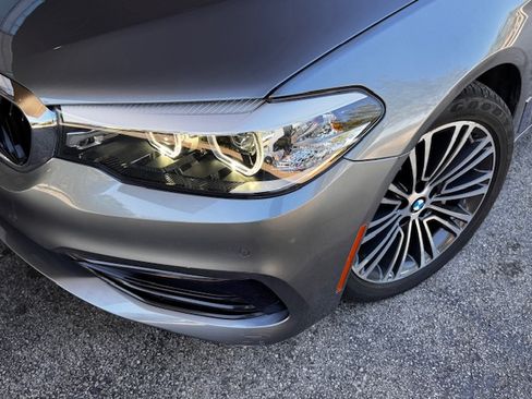 Used 2018 BMW 530i w/ Premium Package image 8