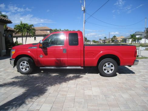Used 2014 Ford F250 XLT image 4