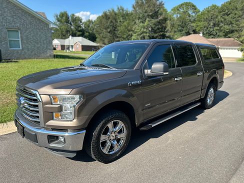 Used 2015 Ford F150 XLT w/ Equipment Group 302A Luxury RWD image 4