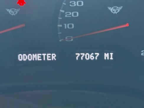 Used 2002 Chevrolet Corvette Coupe w/ Preferred Equipment Group2 image 10