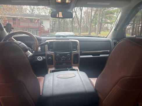 Used 2015 RAM 3500 Laramie Longhorn image 20