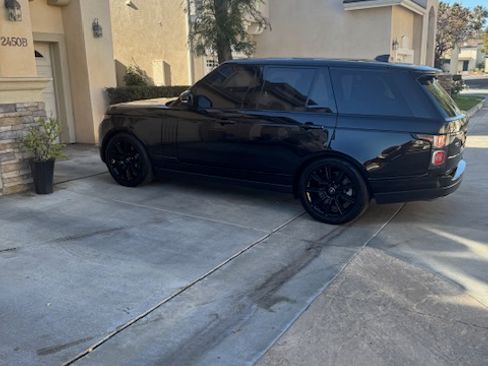 Used 2020 Land Rover Range Rover HSE image 16