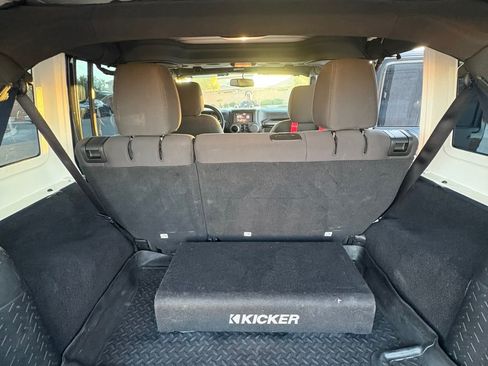 Used 2017 Jeep Wrangler Unlimited Sport image 13