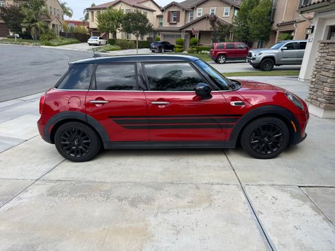 Used 2016 MINI Cooper 4-Door Hardtop FWD image 4