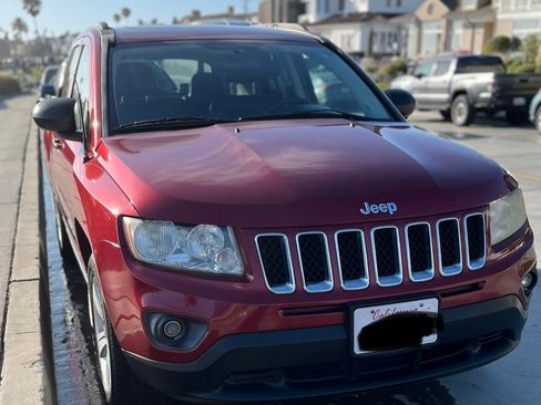 Used 2012 Jeep Compass Latitude w/ Sun/Sound Group FWD image 11