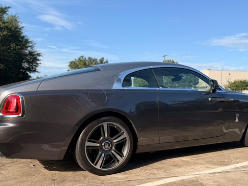 Used 2014 Rolls-Royce Wraith RWD image 8