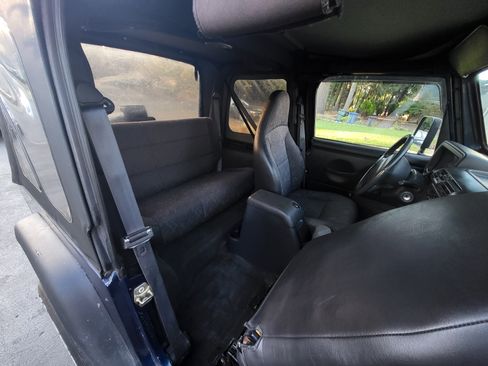 Used 2001 Jeep Wrangler Sport image 13