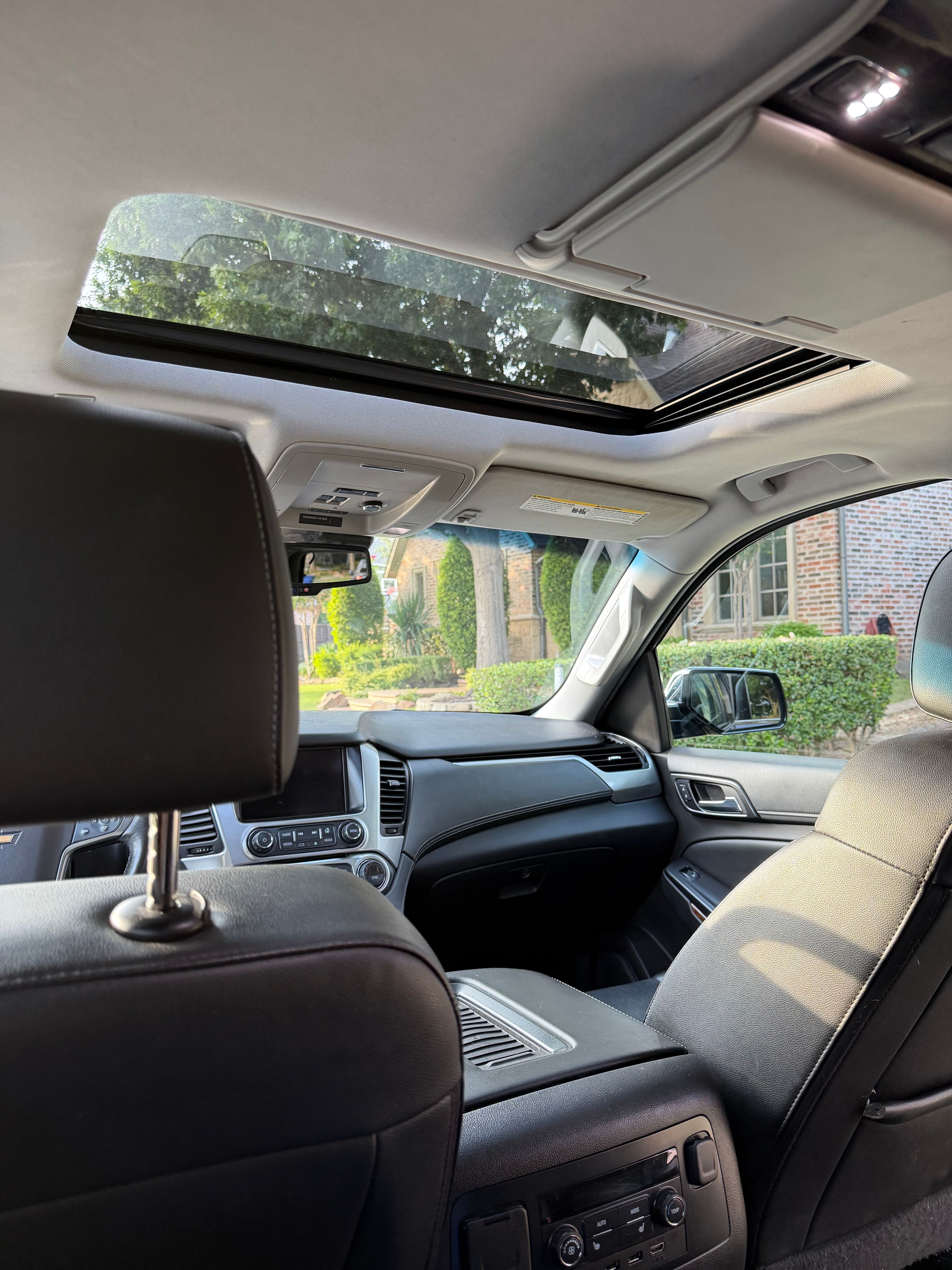 Used 2017 Chevrolet Suburban Premier AWD/4WD image 8