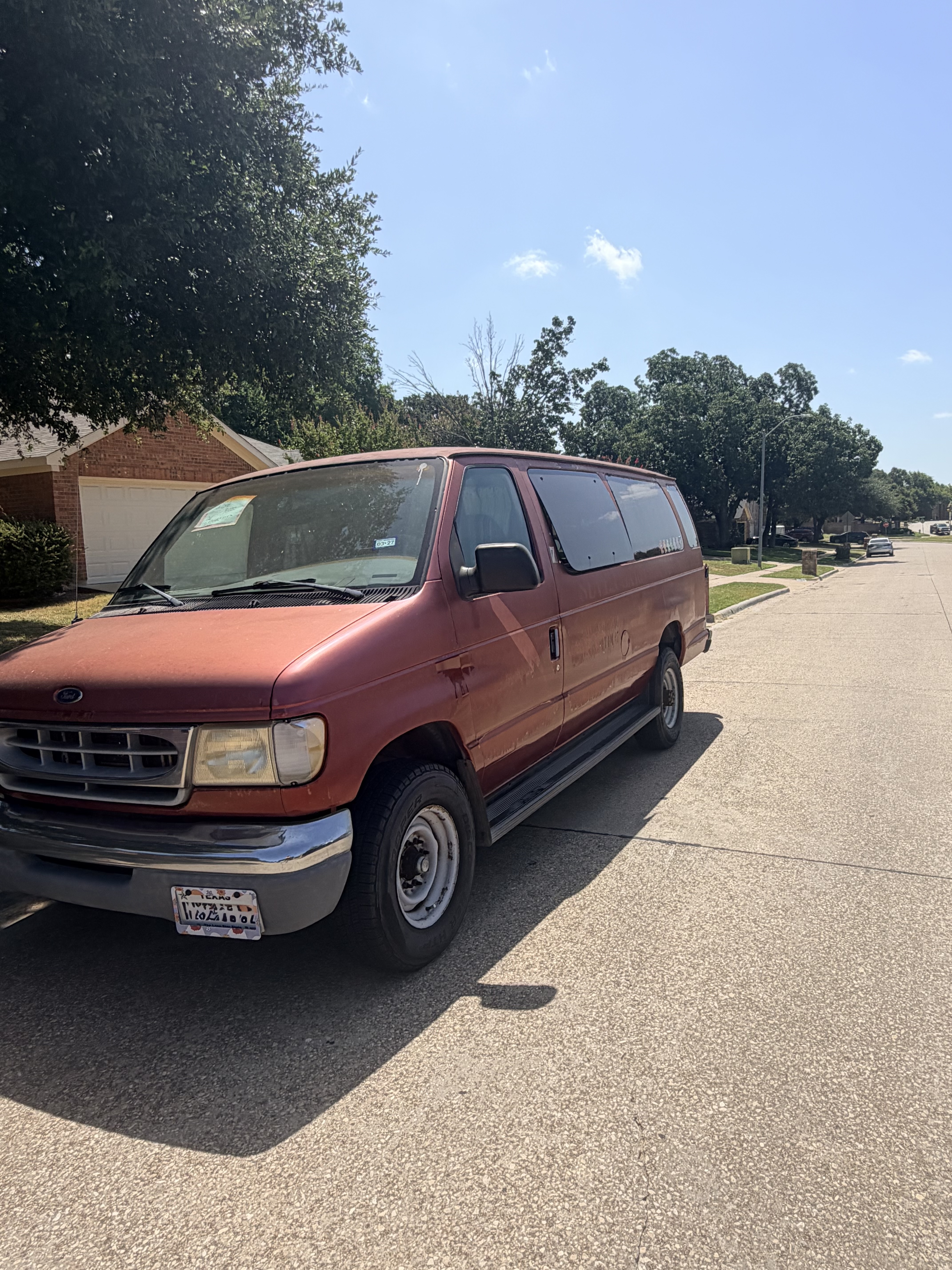 Used 1998 Ford E-350 and Econoline 350 Club Wagon RWD image 2