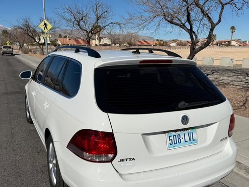 Used 2014 Volkswagen Jetta SE image 2