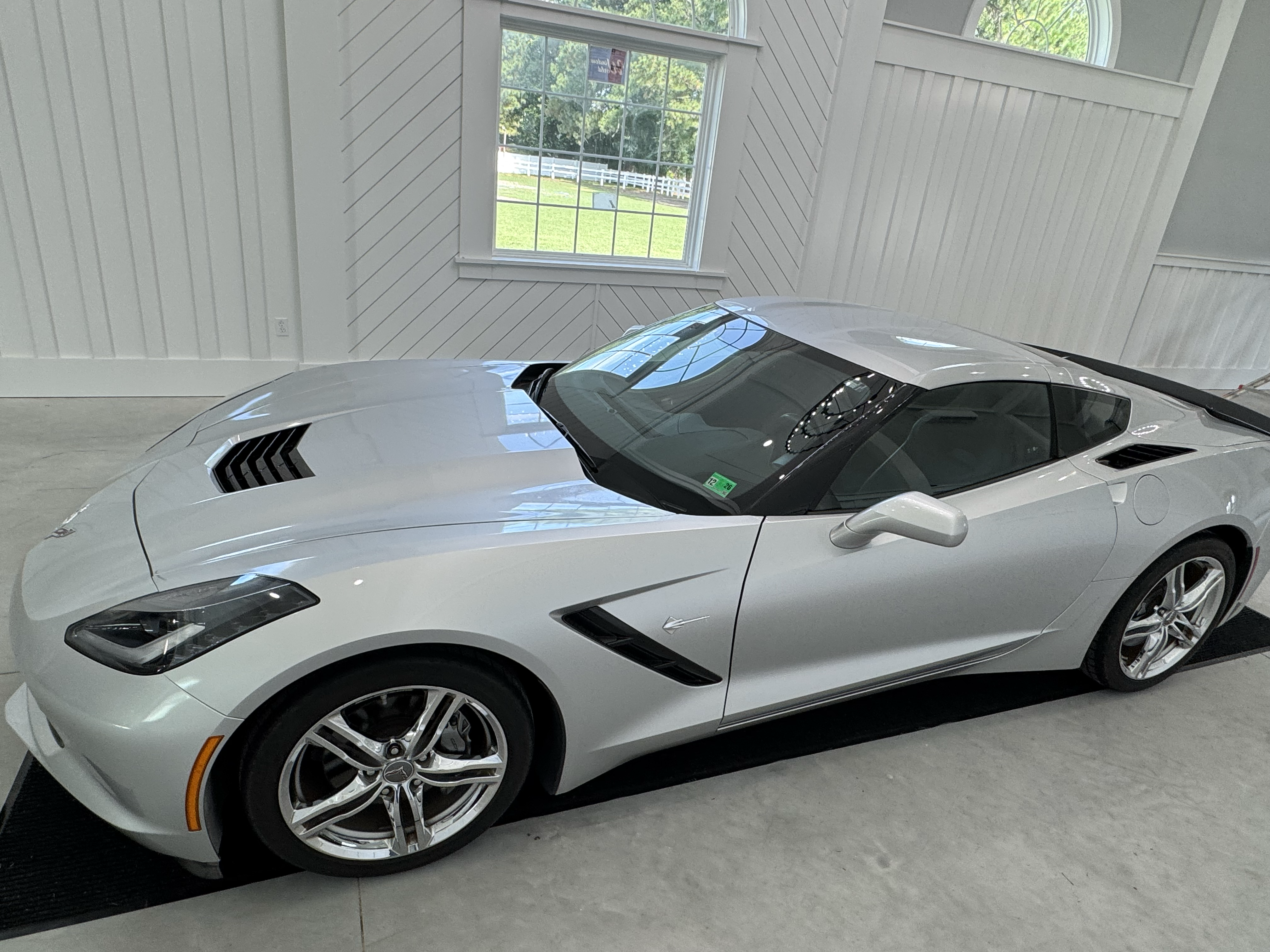 Used 2016 Chevrolet Corvette Stingray Coupe RWD image 1