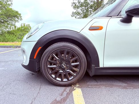 Used 2017 MINI Cooper 2-Door Hardtop image 9