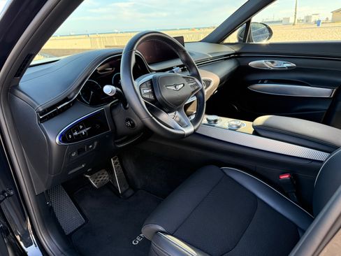 Used 2023 Genesis GV70 2.5T w/ Sport Prestige Package image 26