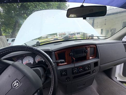 Used 2006 Dodge Ram 1500 Truck SLT AWD/4WD image 9