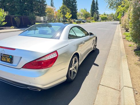Used 2013 Mercedes-Benz SL 550 image 14