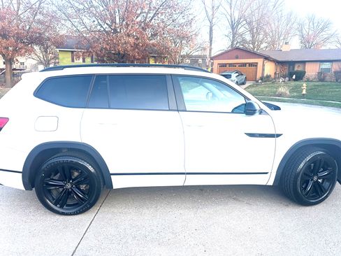 Used 2022 Volkswagen Atlas SEL R-Line image 1