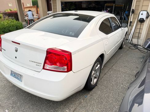 Used 2010 Dodge Charger SXT RWD image 5
