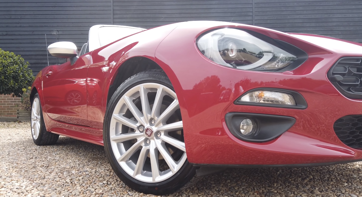Used 2017 FIAT 124 Spider Lusso RWD image 4
