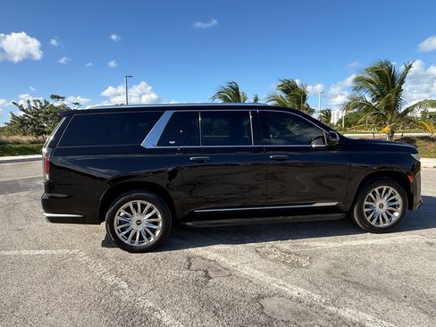 Used 2021 Cadillac Escalade ESV Premium Luxury image 8