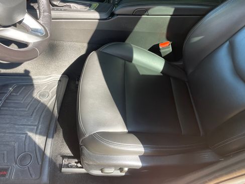 Used 2021 Cadillac CT4 Luxury w/ Sun And Sound Package AWD/4WD image 10