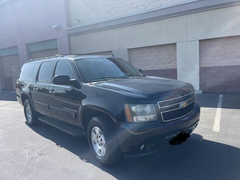Used 2009 Chevrolet Suburban LT image 5