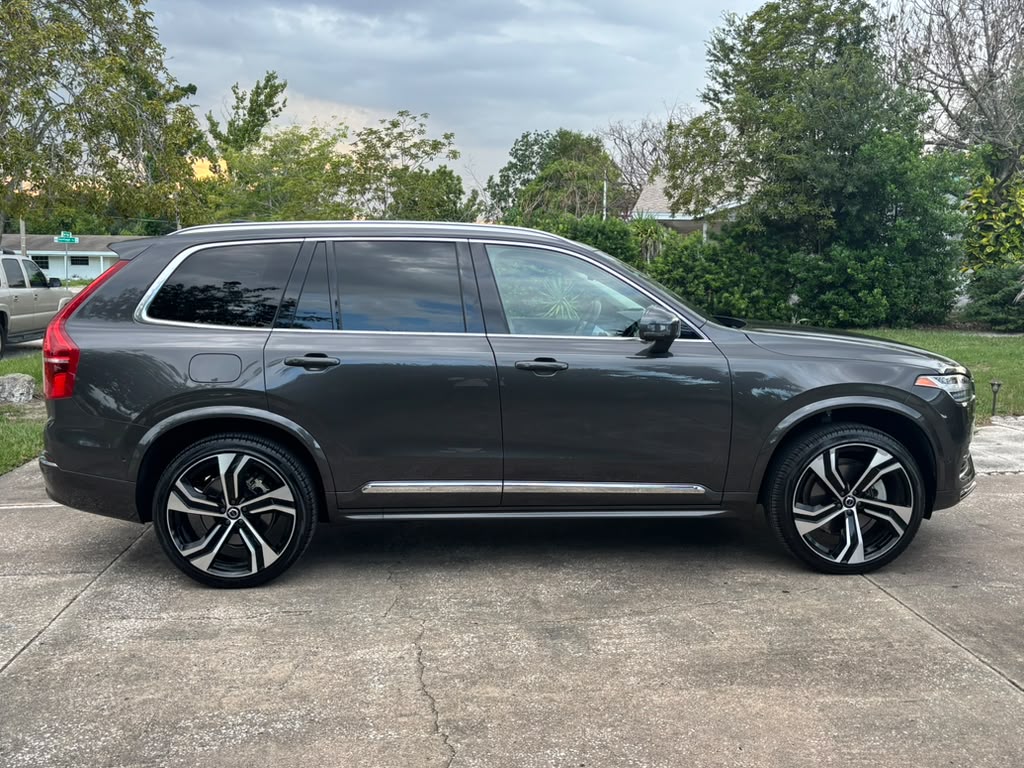 Used 2025 Volvo XC90 B6 Ultra w/ Lounge Package AWD/4WD image 2