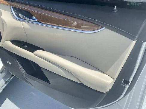 Used 2018 Cadillac XTS Luxury image 11