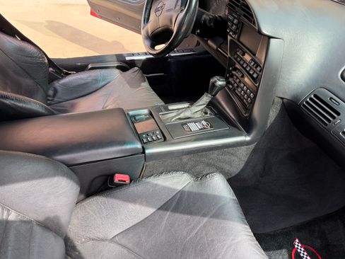 Used 1995 Chevrolet Corvette Coupe RWD image 9
