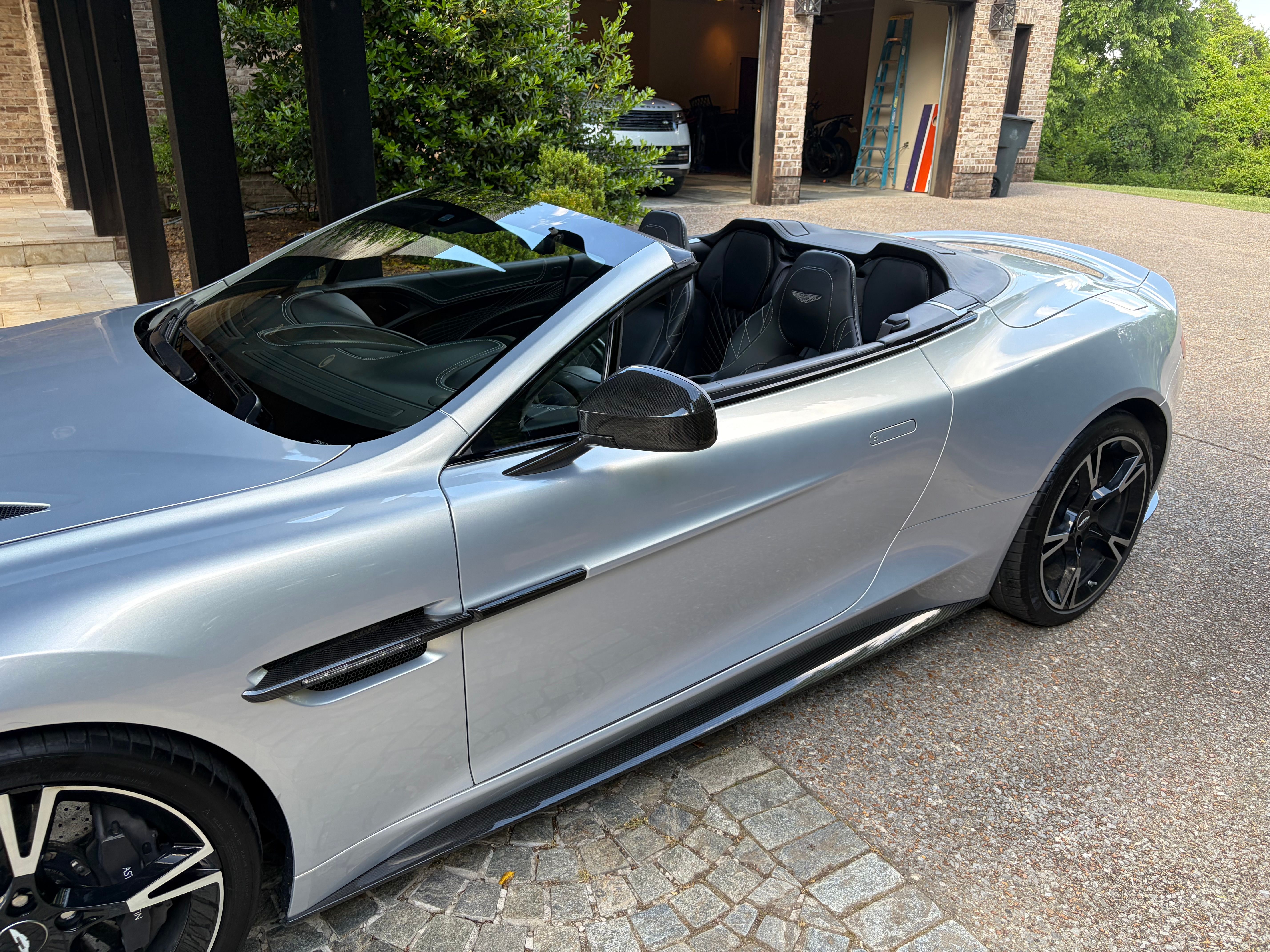 Used 2018 Aston Martin Vanquish S RWD image 1