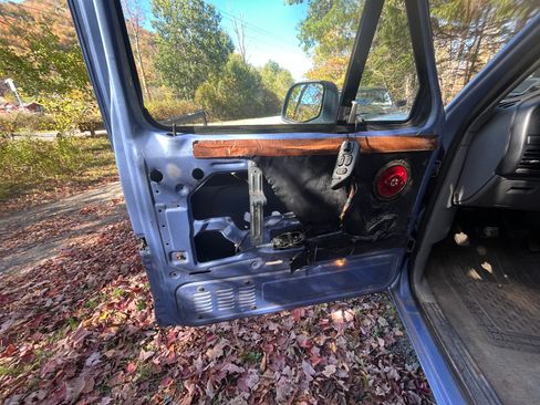 Used 1996 Ford Bronco image 27