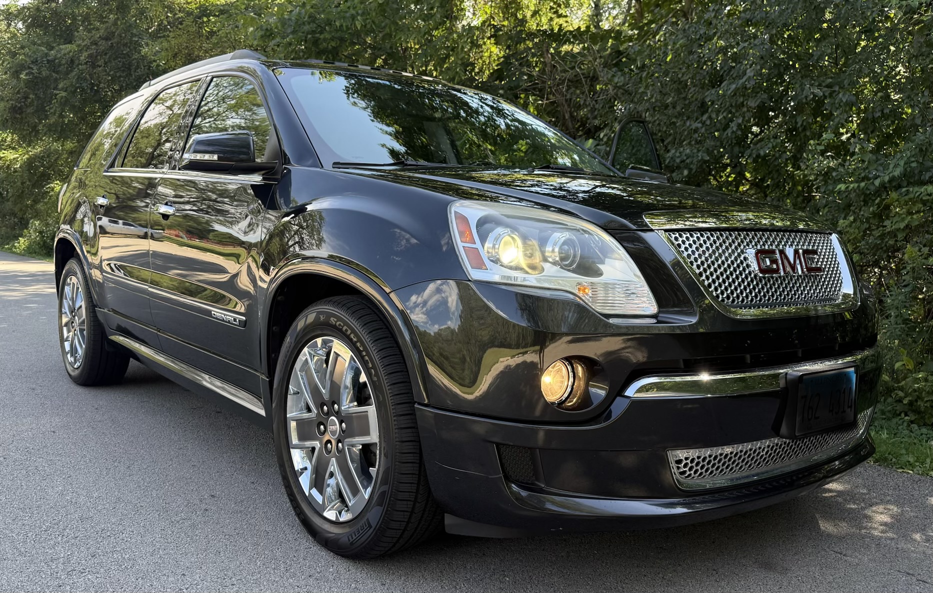 Used 2011 GMC Acadia Denali AWD/4WD image 5