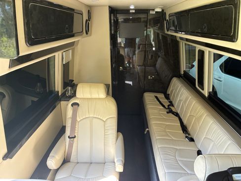 Used 2017 Mercedes-Benz Sprinter 3500 image 16