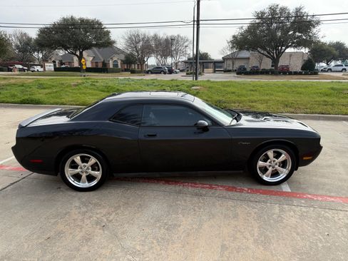 Used 2010 Dodge Challenger R/T image 8