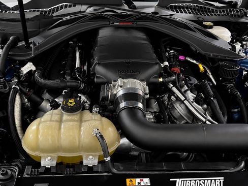 Used 2021 Ford Mustang Shelby GT500 w/ Technology Package RWD image 17